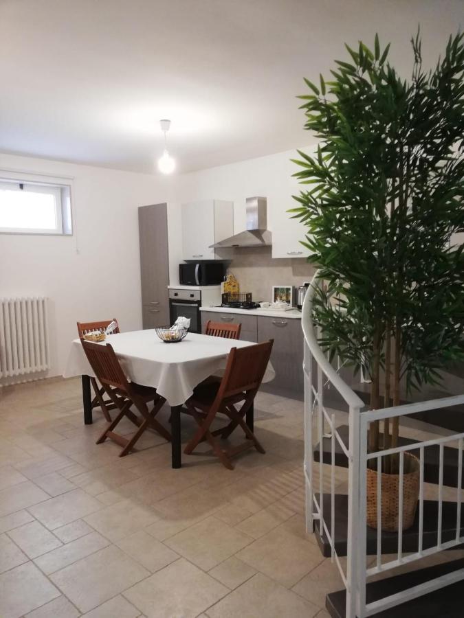 Seagull Apartments - Front And Sea View & Airport Bari Luaran gambar