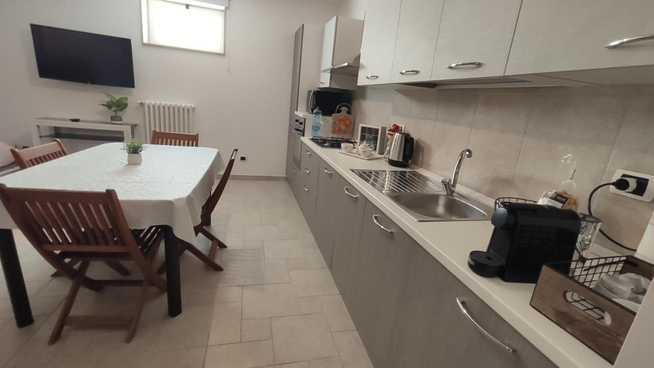 Seagull Apartments - Front And Sea View & Airport Bari Luaran gambar