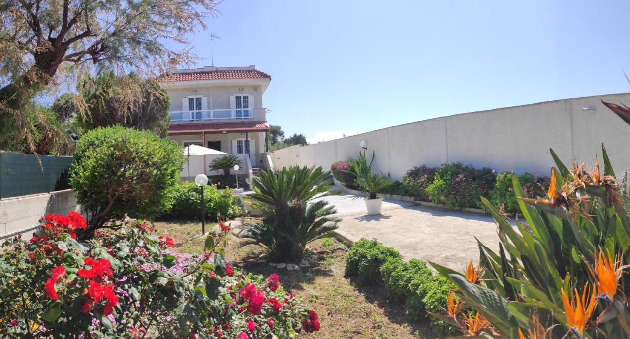 Seagull Apartments - Front And Sea View & Airport Bari Luaran gambar