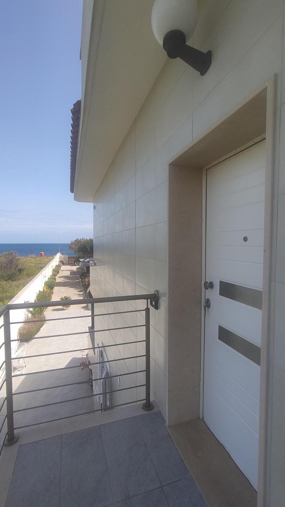 Seagull Apartments - Front And Sea View & Airport Bari Luaran gambar