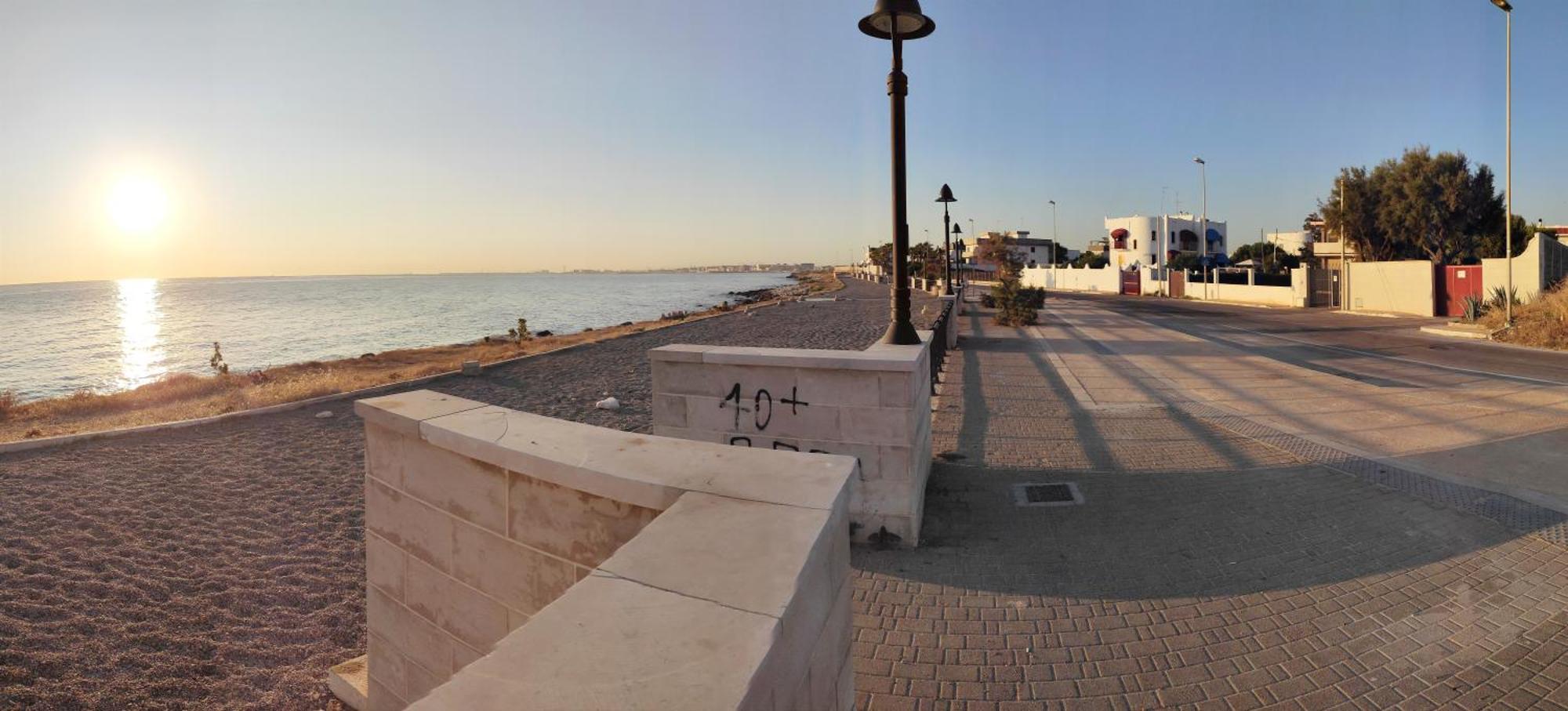 Seagull Apartments - Front And Sea View & Airport Bari Luaran gambar