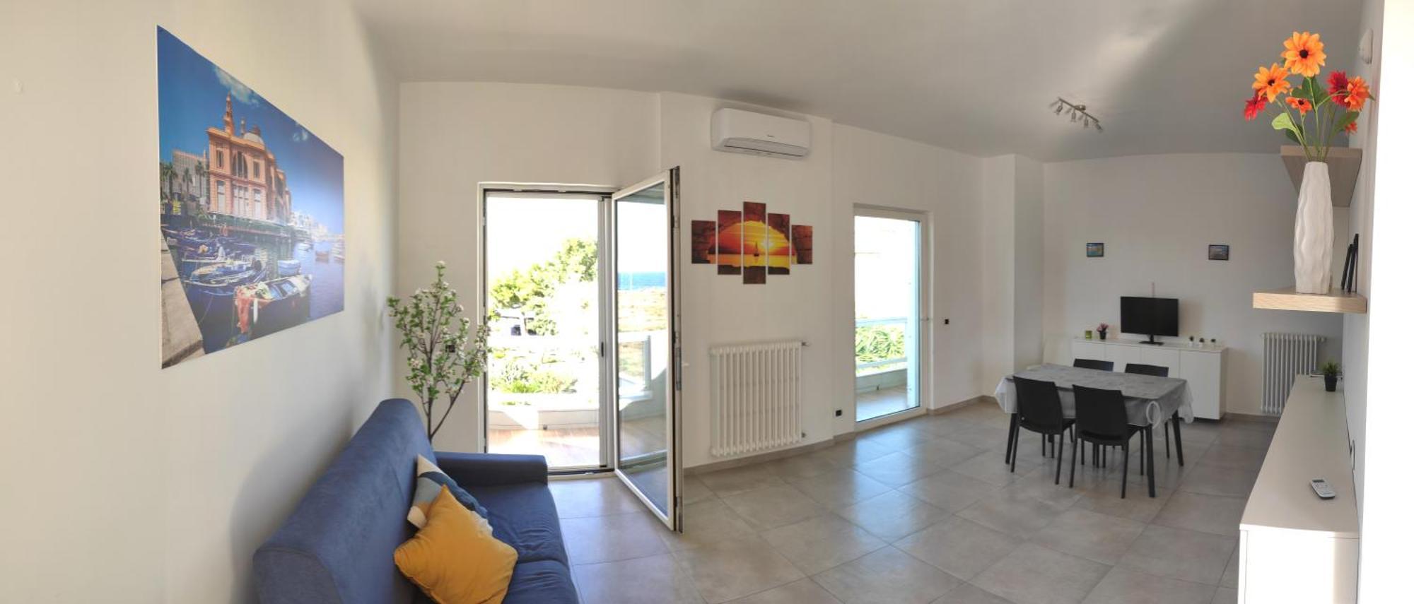 Seagull Apartments - Front And Sea View & Airport Bari Luaran gambar