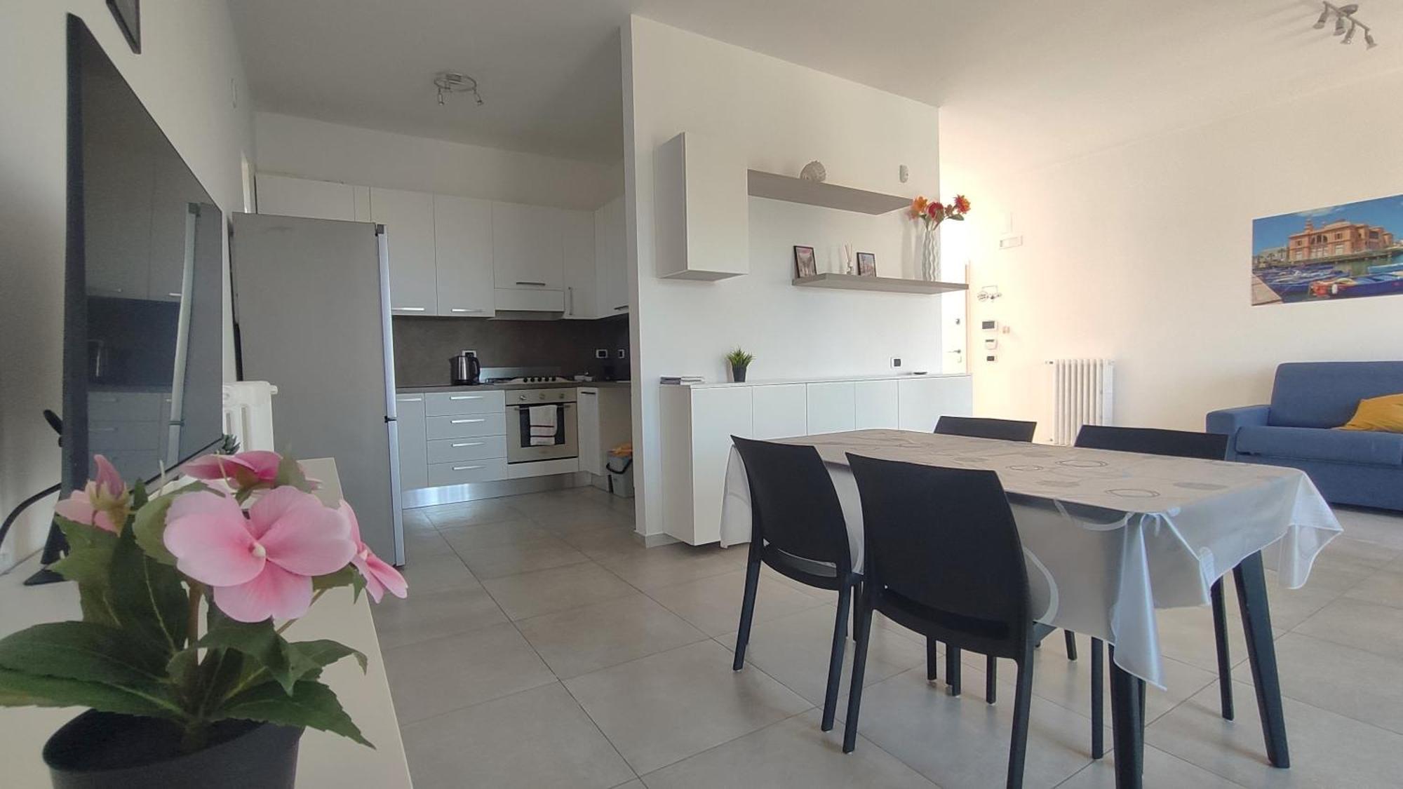 Seagull Apartments - Front And Sea View & Airport Bari Luaran gambar