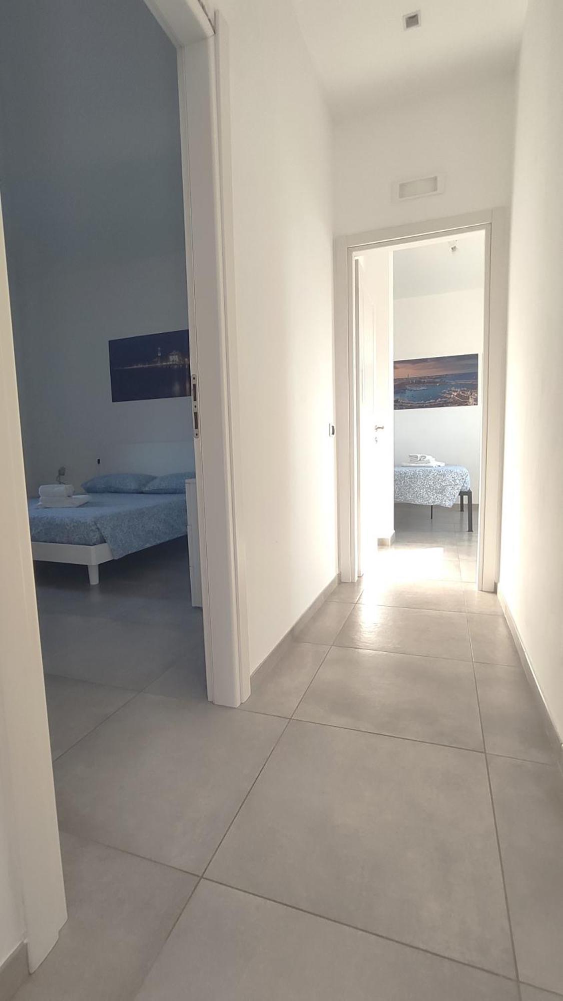 Seagull Apartments - Front And Sea View & Airport Bari Luaran gambar